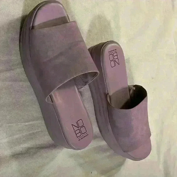 No Boundaries, purlpe platform (2.75”)clog, excellent pre owned condition size 9 - Picture 3 of 5